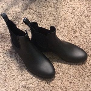 Black rain booties